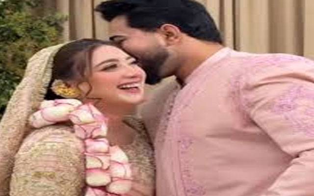 مومنہ اقبال کی دعائے خیر کی تصاویر وائرل،مبارکبادوں کا سلسلہ جاری