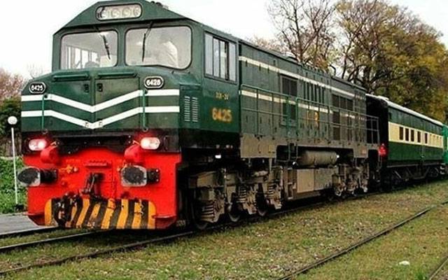 راولپنڈی سے لاہور آنے والی ٹرین ڈی ریل ہوگئی