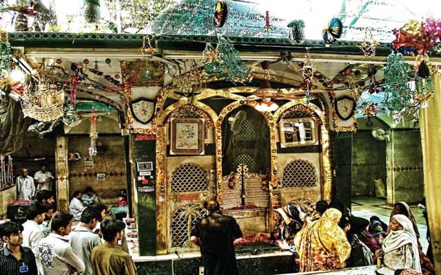بی بی پاکدامن دربار میں مالی بے ضابطگیوں کی انکوائری مکمل، افسران و ملازمین کو سزائیں