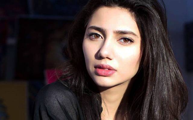 ہیروئن کے کردار ختم ہونے کی فکر نہیں، نئے چیلنجز کے لیے تیار ہوں: ماہرہ خان