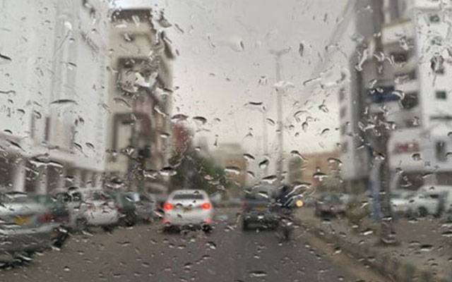 شہر کے مختلف علاقوں میں بارش کے بعد موسم خوشگوار 