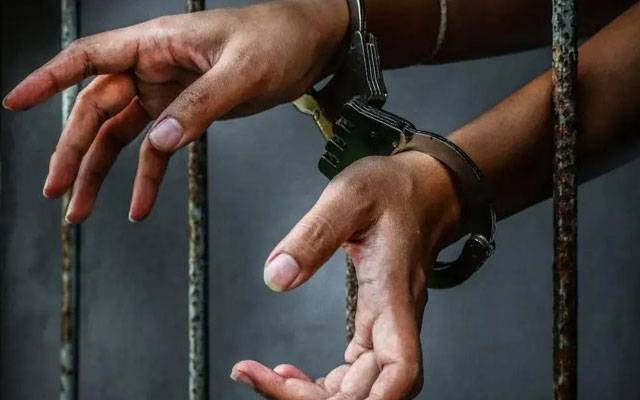 لاہور : ایک منشیات فروش، 3 اسلحہ کی نمائش والے ملزم گرفتار 