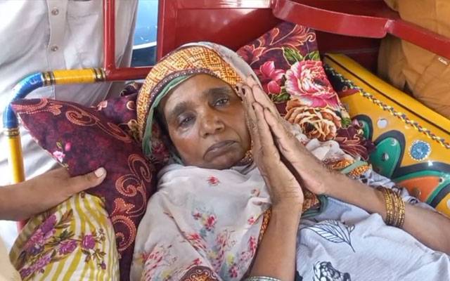 جناح ہسپتال:ساہیوال سےآئی مریضہ 15 روز سے رکشے میں بیڈ ملنے کی منتظر!