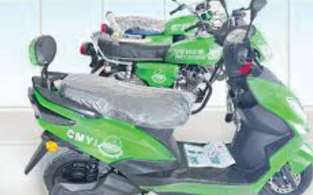 پاکستان میں پہلی بار کرائے کی ای بائیکس متعارف کرانے کا فیصلہ