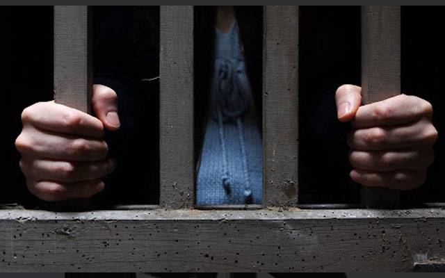 خاتون کے قتل میں ملوث  شوہر اور دوست کو عمر قید کی سزا
