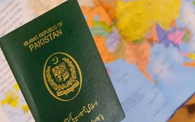 قومی اقتصادی سروے;2025 میں7 لاکھ سے زائد پاکستانی روزگار کیلئے بیرون ملک گئے 