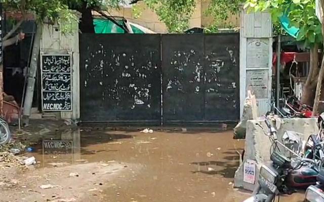 کینٹ کچہری کے باہر بارش کا پانی جمع، سائلین اور عملہ مشکلات کا شکار
