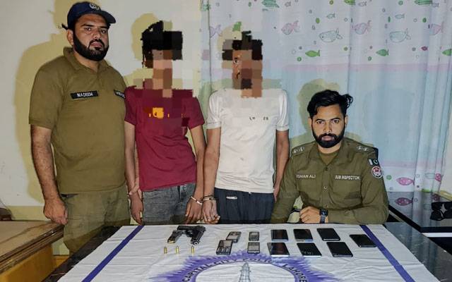 45 مقدمات میں ملوث موبائل چور گینگ کے 2 کارندے گرفتار، 11 موبائل فون برآمد
