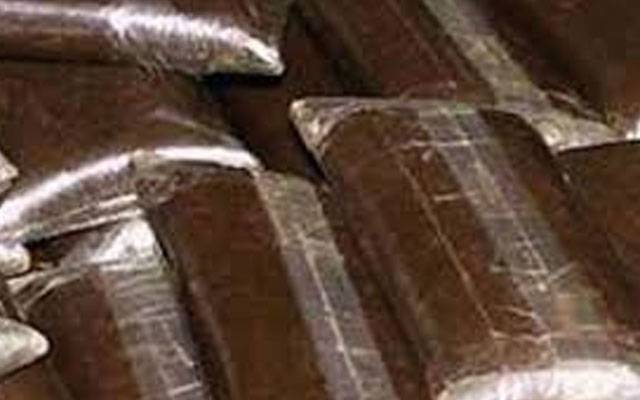ٹھوکر نیاز بیگ ناکے پر بڑی کارروائی، چرس اور گٹکا برآمد