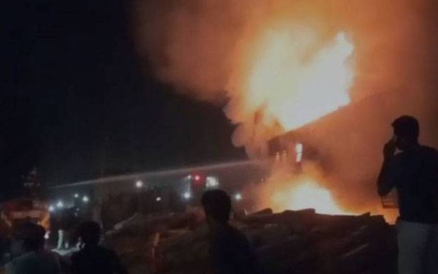 ہزارہ ایکسپریس کی بوگی میں آگ لگ گئی