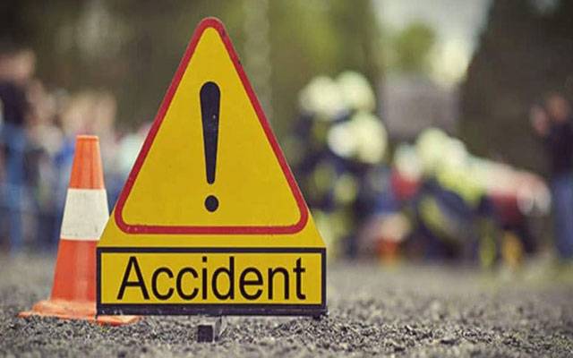 علامہ اقبال روڈ پر ٹریفک حادثہ، ایک نوجوان جاں بحق، دوسرا زخمی