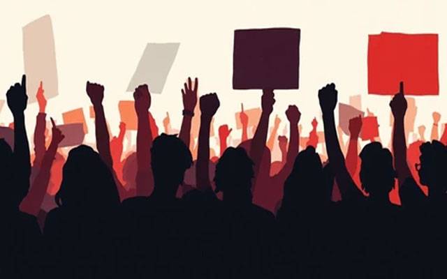 پنجاب اسمبلی کے باہر سرکاری ملازمین کا دھرنا، تنخواہوں اور پنشن میں 100 فیصد اضافے کا مطالبہ