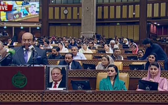 پنجاب اسمبلی کا بجٹ سیشن شروع؛ صوبائی وزیر خزانہ مجتبیٰ شجاع الرحمان تقریر کررہے ہیں 