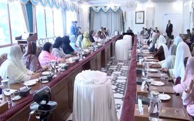 وزیر اعظم سے خواتین ارکانِ پارلیمنٹ کی ملاقات؛خواتین کو بااختیار بنانا حکومت کی اولین ترجیح، شہباز شریف 