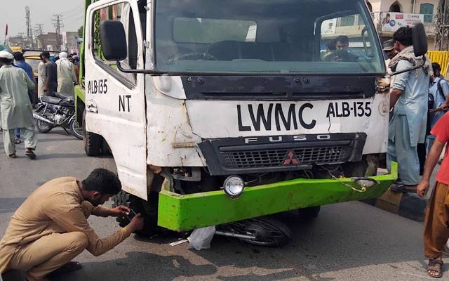 فیروز پور روڈ حادثہ: ستھرا پنجاب گاڑی اور موٹر سائیکل میں تصادم، ایک شخص جاں بحق
