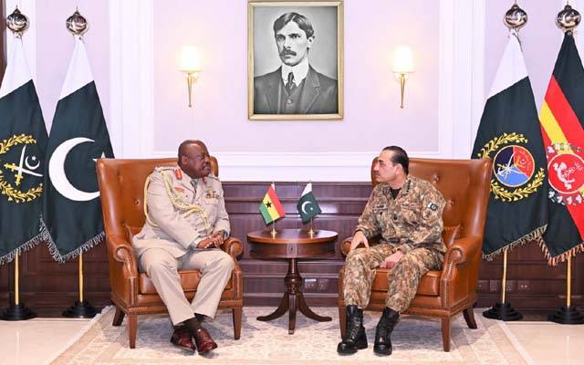فیلڈ مارشل سے جمہوریہ گھانا کے چیف آف ڈیفنس اسٹاف کی ملاقات؛ دفاعی تعاون بڑھانے پر اتفاق