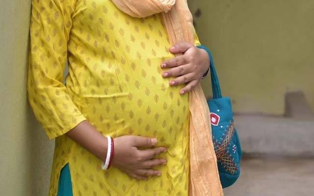 بھارت:15 حاملہ خواتین کی کڈنی فیل،وزیر صحت کےبیان ہنگامہ مچ گیا