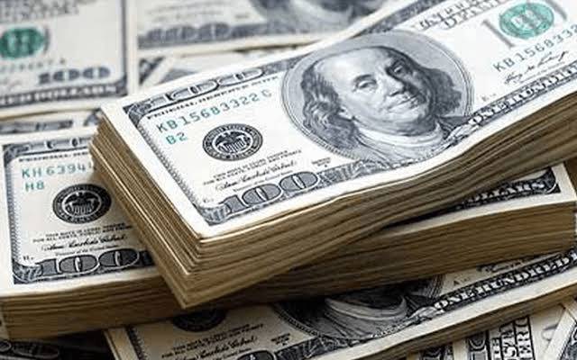 انٹربینک کے بعد اوپن مارکیٹ میں بھی ڈالر سستا 