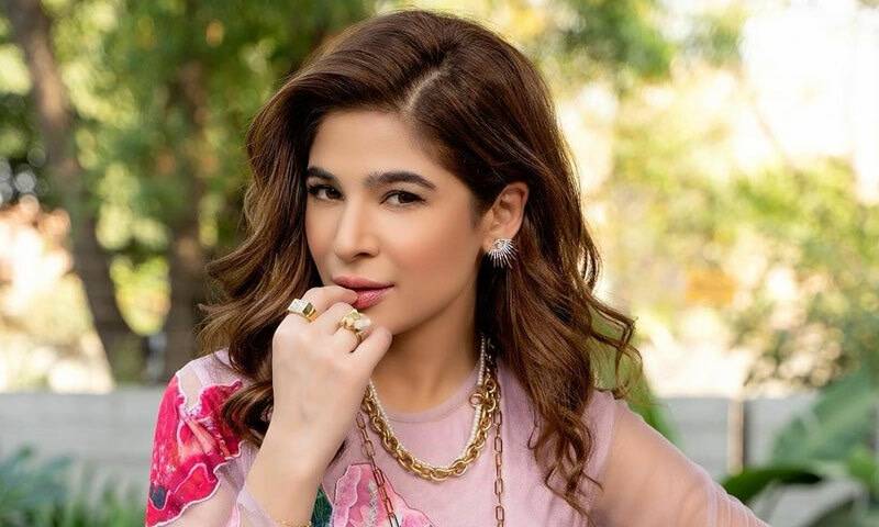 عائشہ عمر کا اپنی لیک تصاویر کے تنازع پر تبصرہ