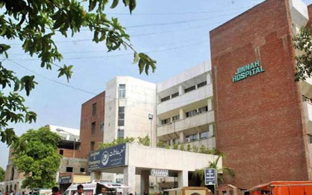 جناح ہسپتال : ڈاکٹر نےگردہ سمجھ کر خاتون کی بڑی آنت کاٹ ڈالی