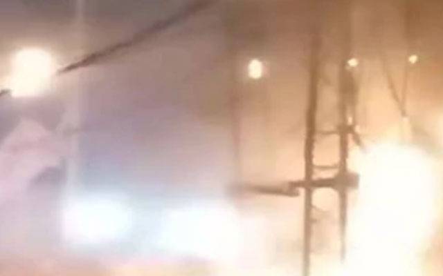  ہال روڈ پر بجلی کی تاروں میں اچانک آگ بھڑک اٹھی