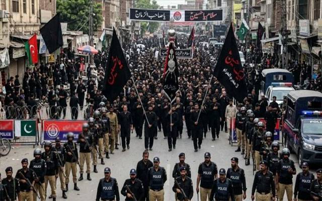  جھنگ میں 8 محرم الحرام کا مرکزی جلوس برآمد، عزاداروں کی بڑی تعداد شریک