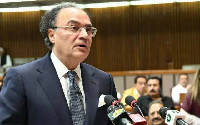 بجٹ بنانے والے وزارت خزانہ اور وزیراعظم ہاؤس کے ملازمین کو 6 ماہ کی تنخواہ بطور بونس دینے کا اعلان