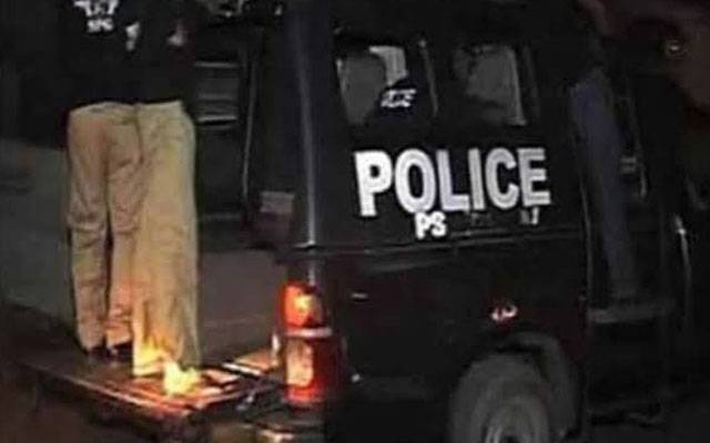 کراچی: نارتھ ناظم آباد بلاک ڈی بائیکو پمپ کے قریب پولیس مقابلہ، ایک ڈاکو ہلاک، دو ساتھی فرار
