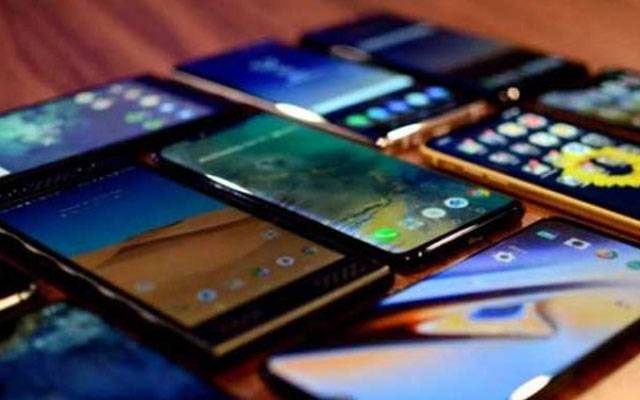 لاکھوں روپے مالیت کے 238 موبائل فونز برآمد، اصل مالکان کے حوالے