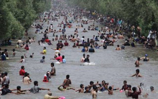 شدید گرمی :  نہروں کا رخ کرنے والوں شہریوں کو احتیاط برتنے کی ہدایت 