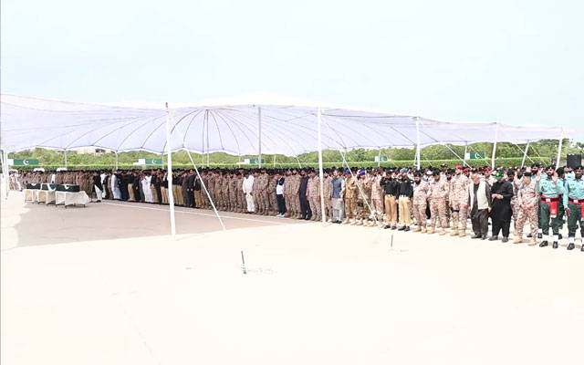 کراچی: دہشت گرد حملے میں شہید ہونیوالے پاکستان رینجرز (سندھ) کے جوانوں کی نمازِ جنازہ ادا 
