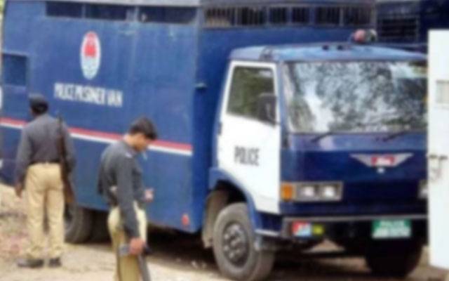 راولپنڈی: کہوٹہ میں قیدی وین سے 14 قیدی فرار، سکیورٹی ہائی الرٹ