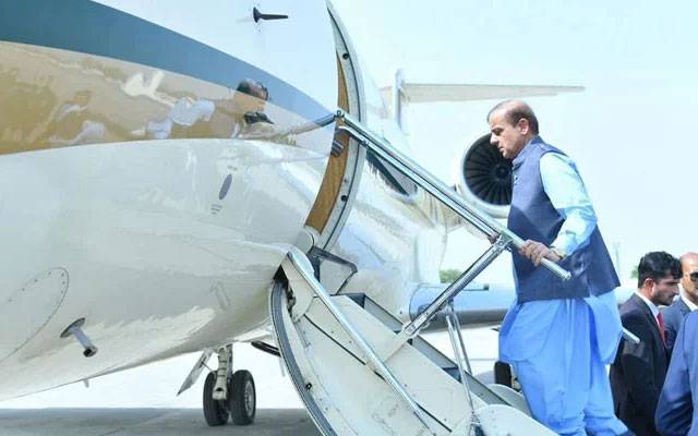 وزیرِ اعظم شہباز شریف اعلیٰ سطحی وفد کے ہمراہ تہران پہنچ گئے