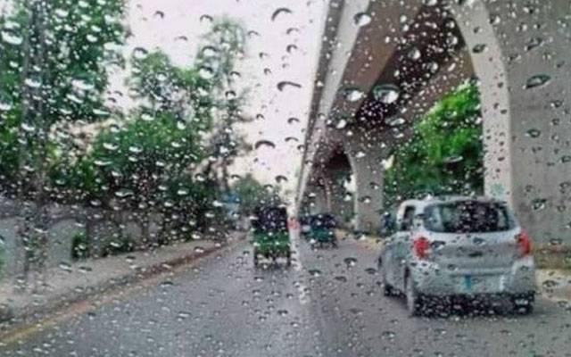 سورج اور بادلوں کی آنکھ مچولی ،مختلف علاقوں میں بوندا باندی کا سلسلسہ جاری