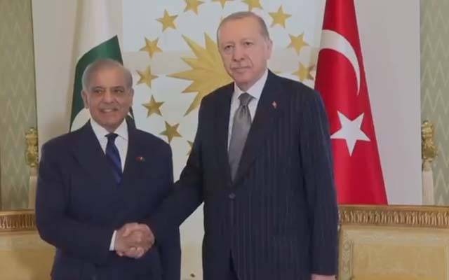 وزیراعظم محمد شہباز شریف کی صدر رجب طیب اردوان سے ملاقات;پاکستان کے سرکاری دورے کی  دعوت