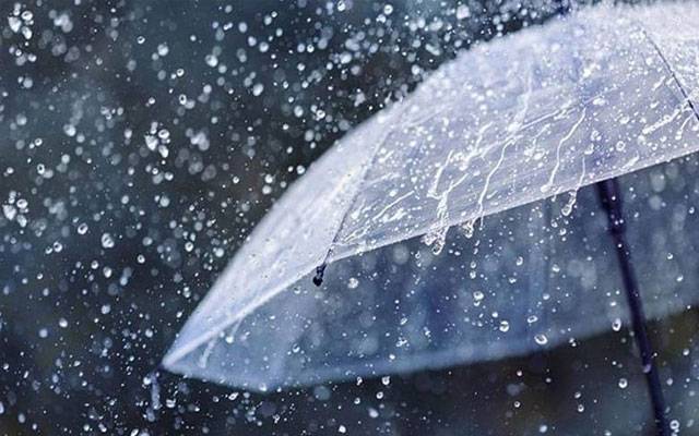 افق پر بادلوں کا راج، لاہور میں آج بارش کا امکان