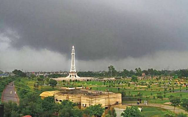 لاہور میں شدید حبس، 36 ڈگری درجہ حرارت 42 ڈگری محسوس ہونے لگا