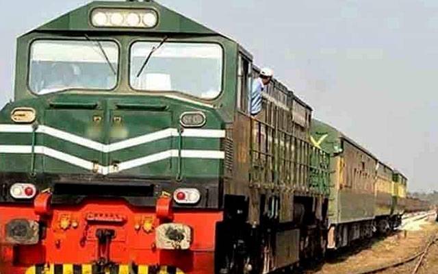 گلبرگ میں ٹرین کی ٹکر سے 34 سالہ شخص جاں بحق