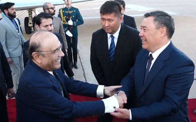 صدر آصف علی زرداری کا کرغیزستان کا دورہ، ہوائی اڈے پر شاندار استقبال