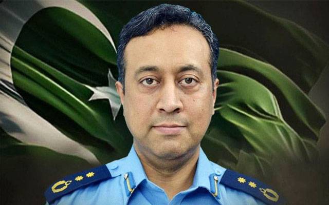 گروپ کیپٹن عاصم طارق شہید کی نماز جنازہ ادا،فوجی اعزاز کیساتھ سپرد خاک