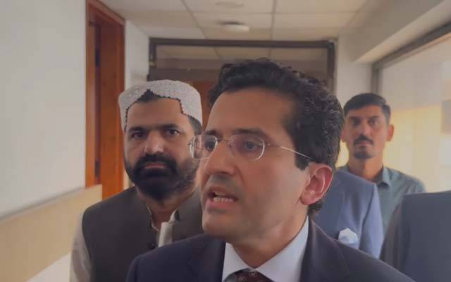 عالمی منڈی میں کمی کا پورا فائدہ عوام کو منتقل کریں گے: وزیر پیٹرولیم 