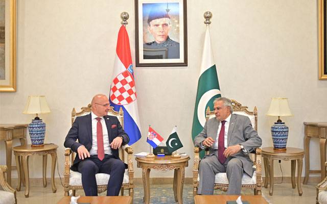 پانی کو بطور ہتھیار بنانا عالمی قوانین کی خلاف ورزی، بھارت سندھ طاس معاہدہ فوری طور پر بحال کرے: اسحاق ڈار 