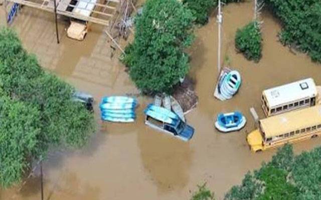 امریکا میں شدید بارشوں، سیلاب سے تباہی،متعدد مکانات بہہ گئے،90ہزار لوگ متاثر