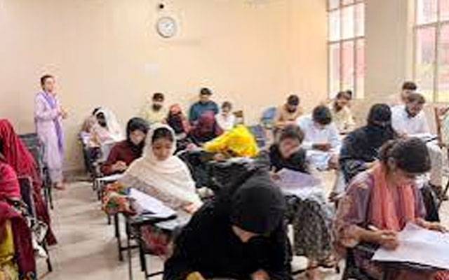 ہنر مند پنجاب پروگرام: فائنل امتحانات جاری، طلبہ نے تدریسی نظام پر سوالات اٹھا دیے
