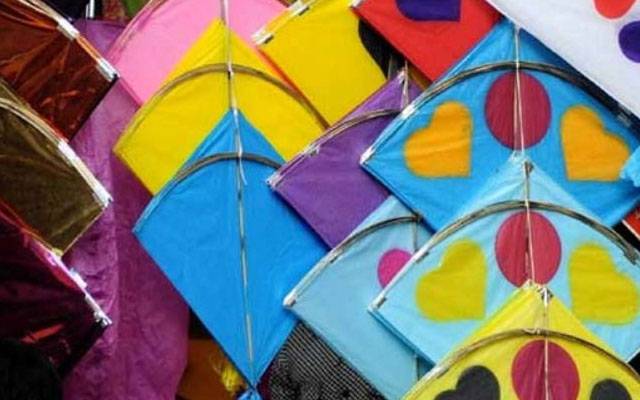 نشتر کالونی :پتنگ سازی میں استعمال ہونے والا سامان برآمد ، دو ملزمان گرفتار