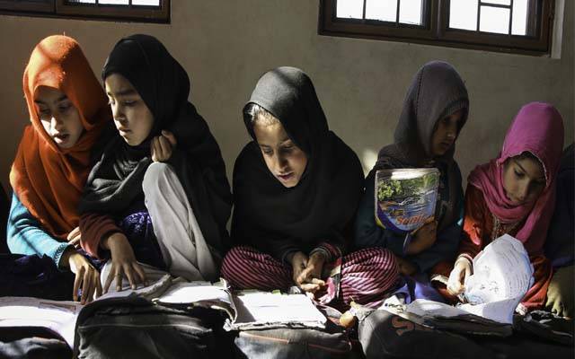 قرضوں نےدنیا بھر میں تعلیم کو تباہ کر دیا، یونیسکو  کا حیران کن انکشاف