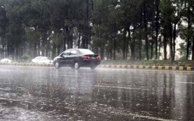 لاہور میں بارش سے موسم خوشگوار، گرمی اور حبس میں کمی