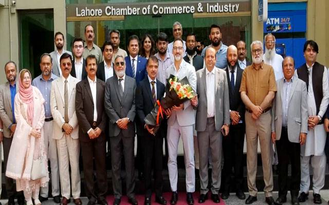 امریکی قونصل جنرل کا لاہور چیمبر کا دورہ
