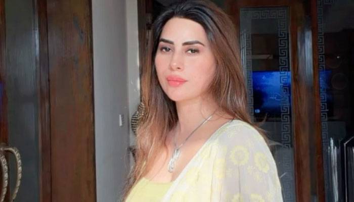 اداکارہ ہما سلیم کا پاکستانی کرکٹر پر دھوکادہی، کردارکشی اور ہراسانی کا الزام
