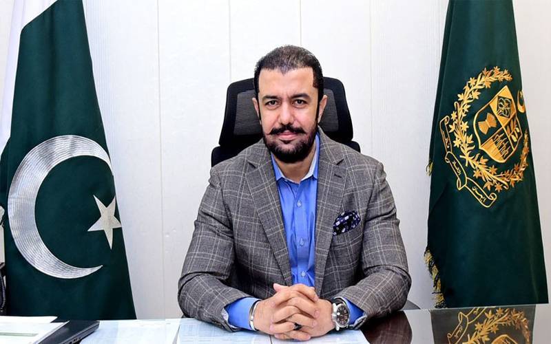 پیٹرولیم مصنوعات کی قیمتوں میں روزانہ کی بنیاد پر ردوبدل کا جائزہ لیا جارہا ہے: مشیروزیر خزانہ